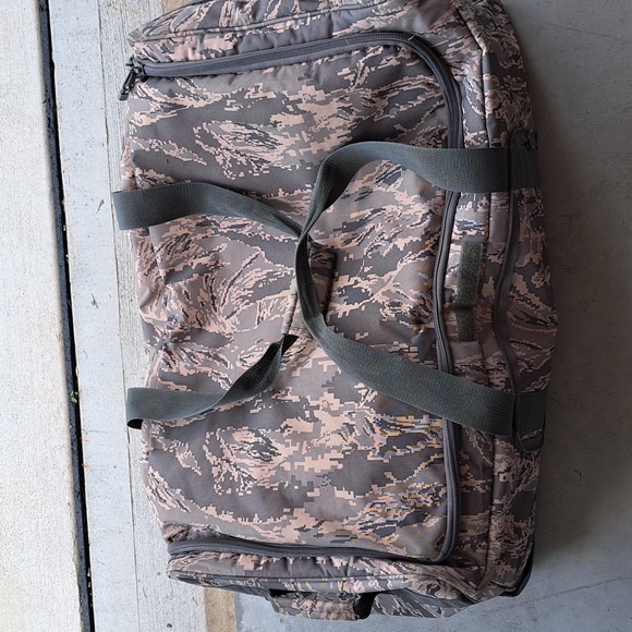 Mercury Tactical Gear Multicam Military 33” Monster Wheeled Deployment Bag - Picture 3 of 9